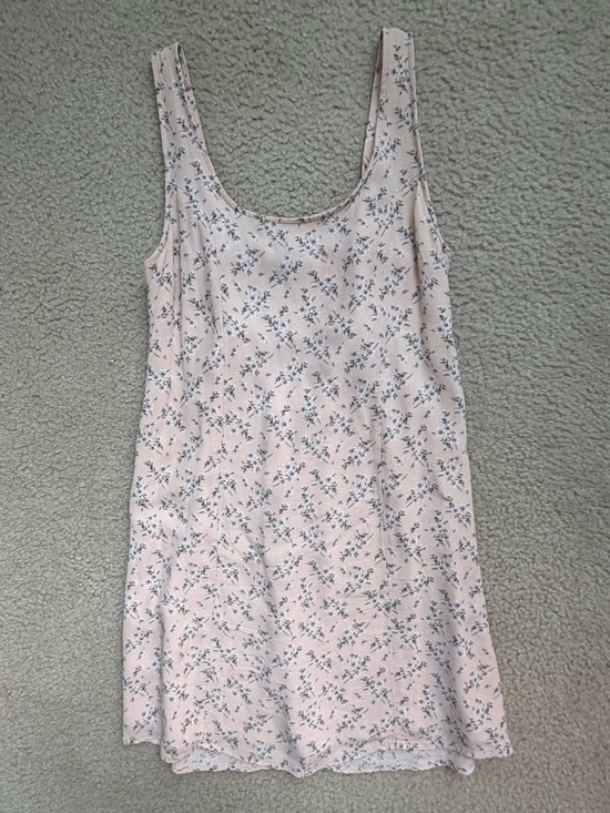 American Eagle Outfitters Dresses & Skirts - American Eagle Outfitters Pale Pink Floral Slip Dress